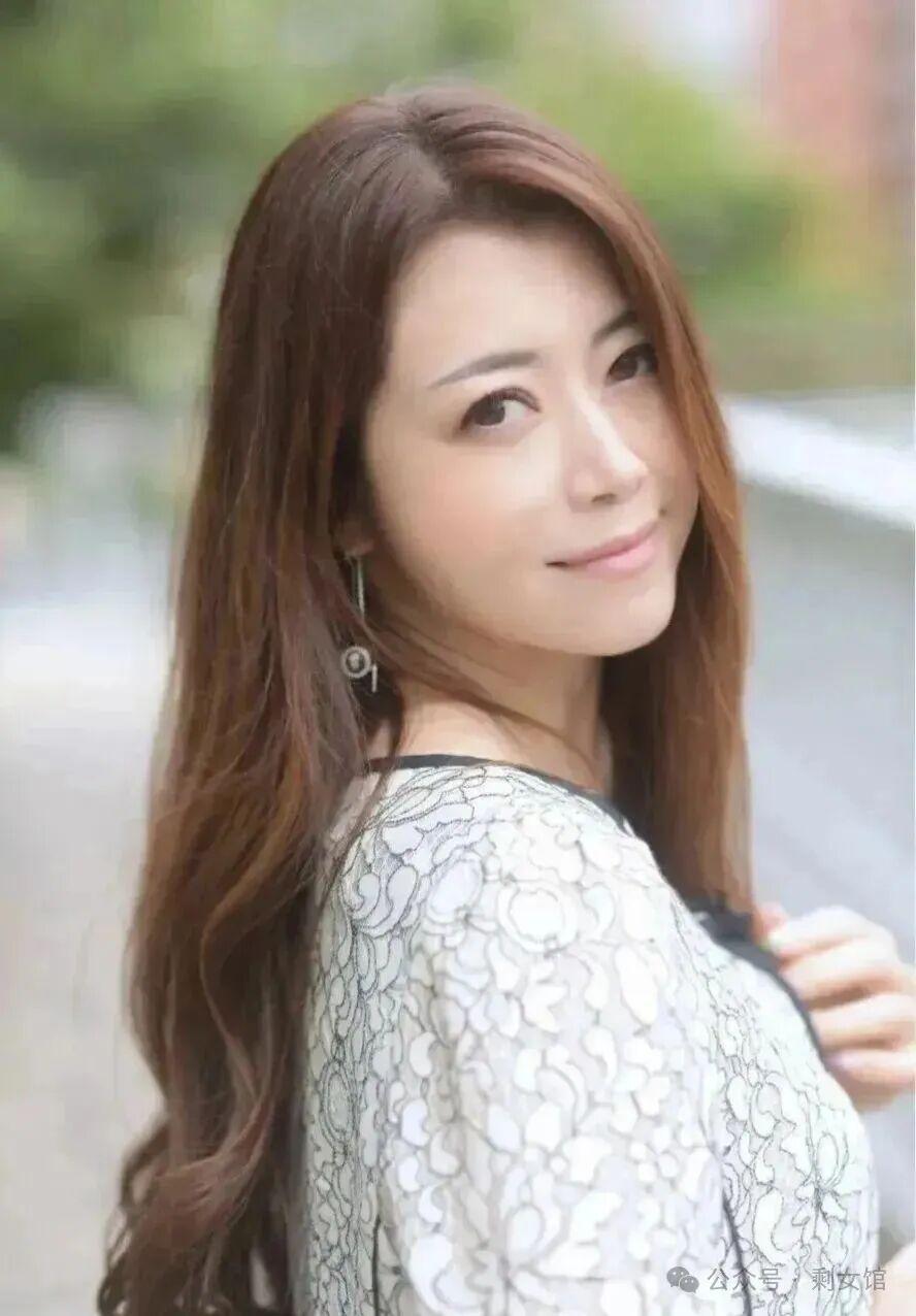 六年烬，情未绝